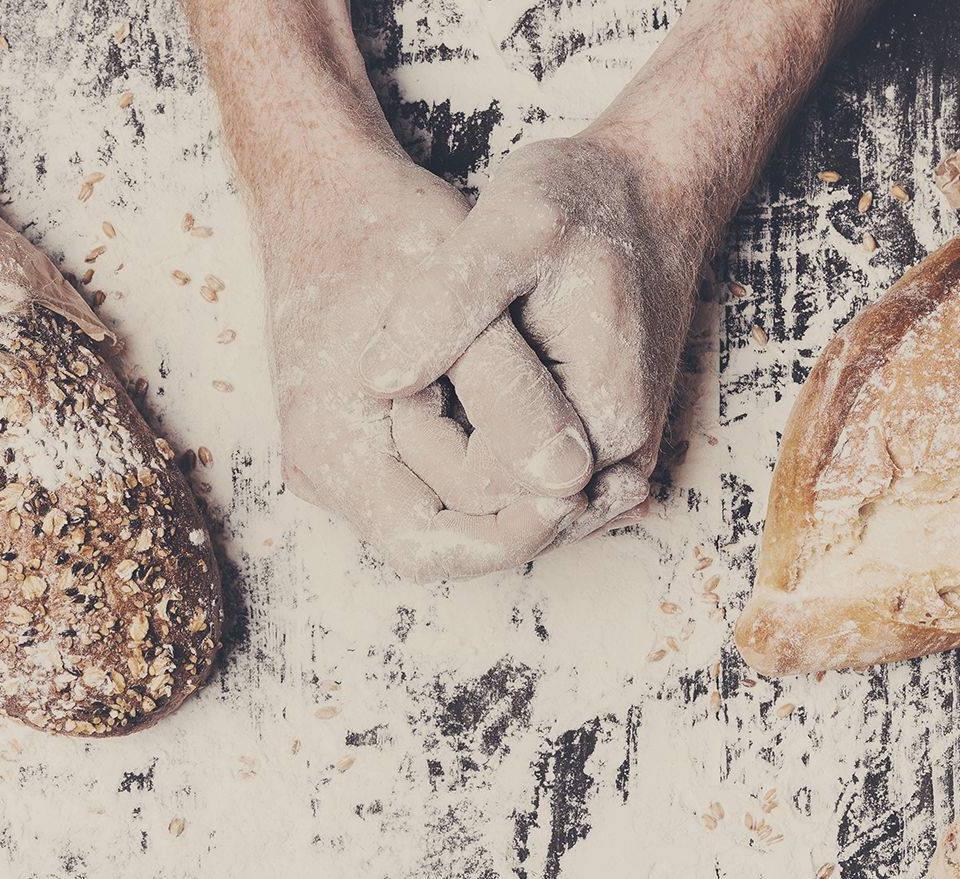 Lavorazione artigianale del pane da Viganò